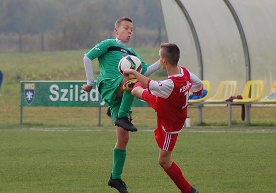  Nyert és előzött a Szilády