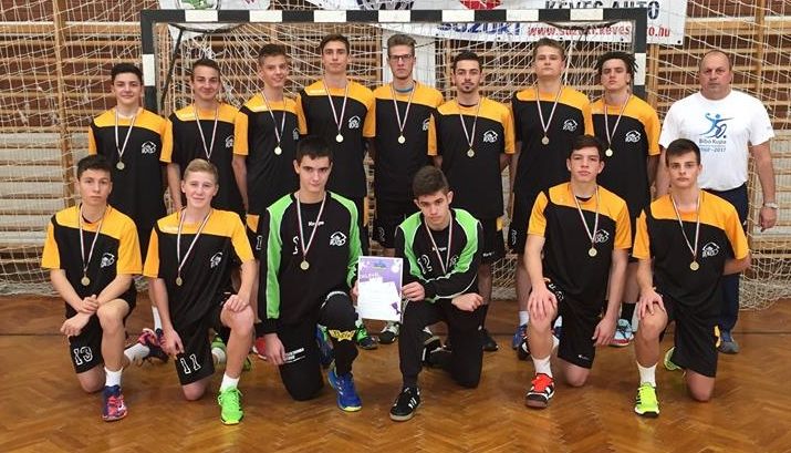 Döntőben a bibós kézisek