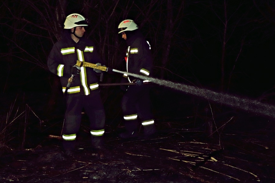 Kigyulladt a nád Sóstón