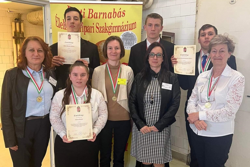 Váris diákok az ország legjobbjai között