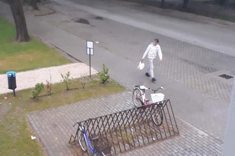 A szellőzőn át lopta el a kávéfőzőt, amit aztán a jánoshalmi utcákon árult