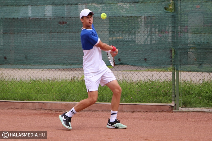 Két remek győzelemmel zárta a bajnokságot a Halasi Tenisz Club (galéria)