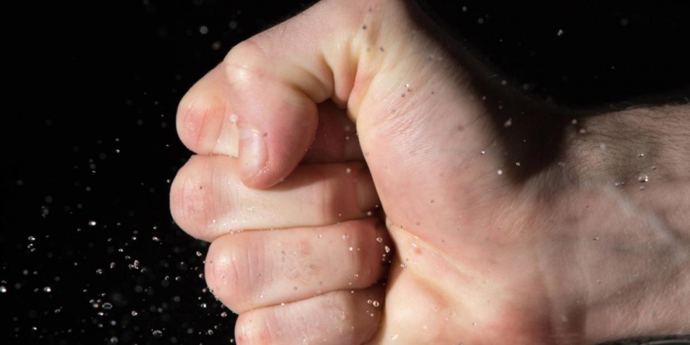 Szüleit bántalmazta, terrorizálta, sőt meg is lopta a drogos halasi férfi