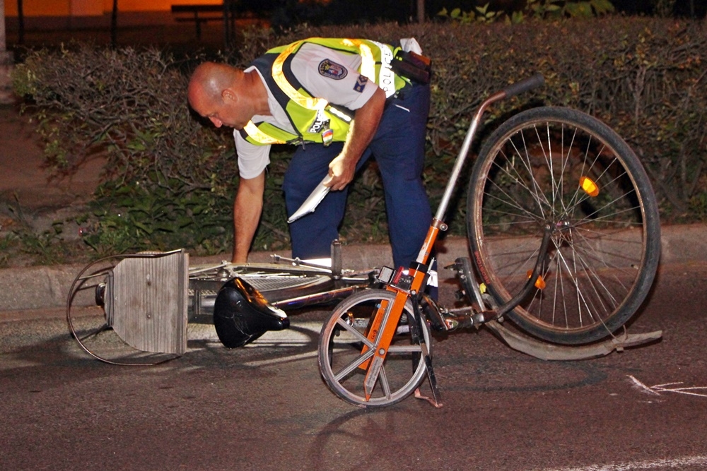 Kerékpárost gázolt a Suzuki a belvárosban (galéria)