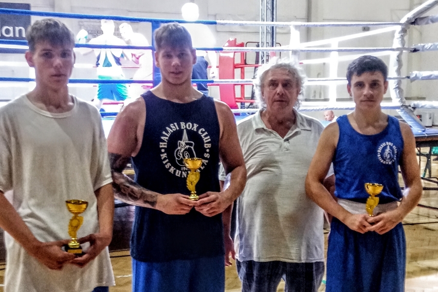 Halasi ökölvívók a makói Ütős Estén