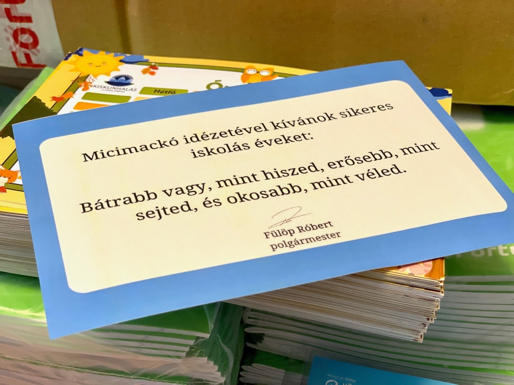 Iskolakezdési csomagot kapnak az elsős kisdiákok