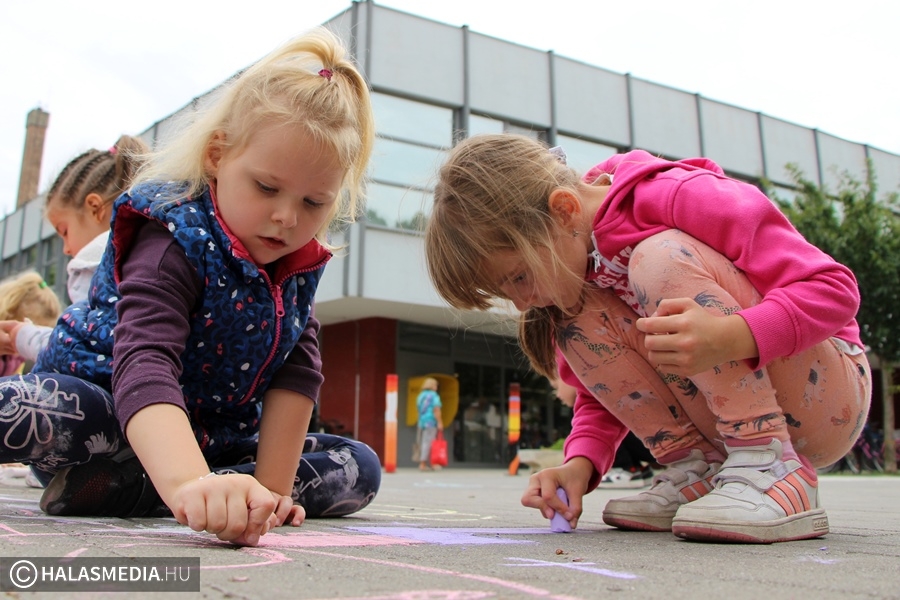 Gyermekeké volt a főtér az Európai Autómentes Nap délelőttjén (galéria)