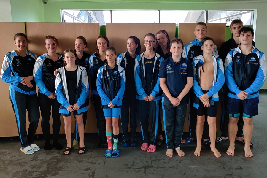 16 aranyérmet szereztek a halasi úszók