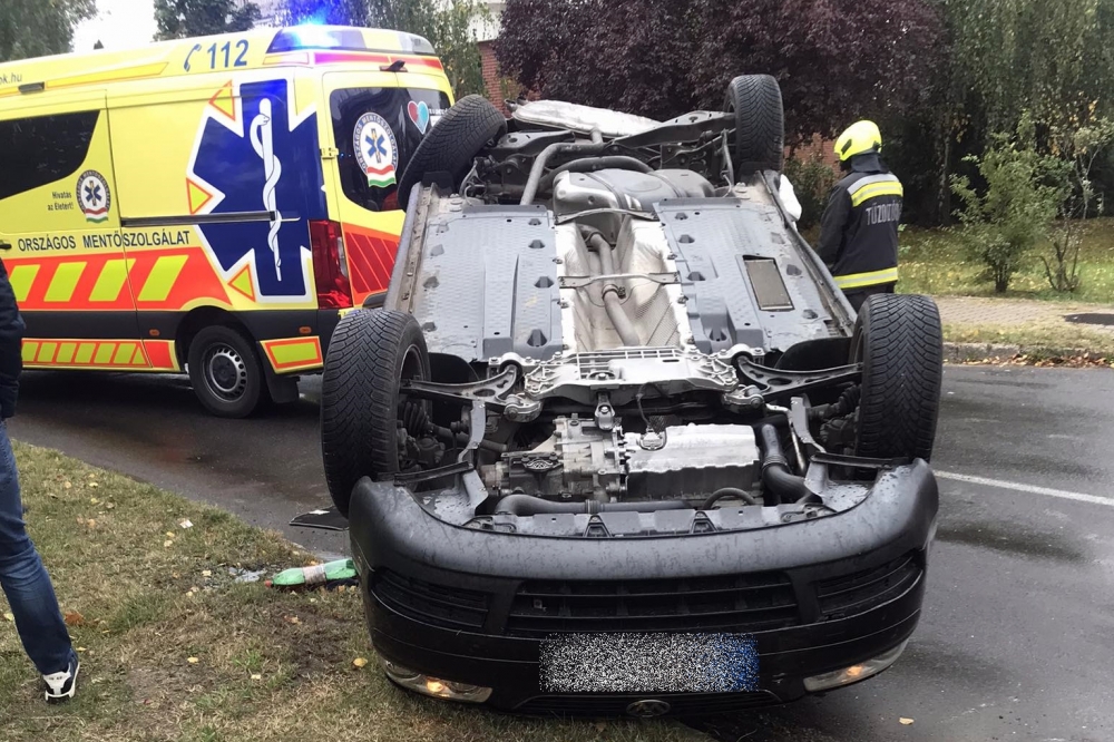 Baleset a kórházi kereszteződésben: nem adott elsőbbséget a sofőr (galéria)