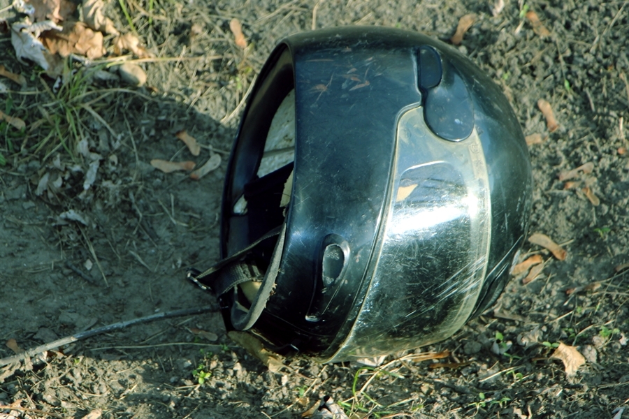 Motor és traktor ütközött: a traktorosnak nem volt jogosítványa