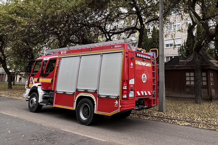 Ajtónyitáshoz kérték a tűzoltók segítségét