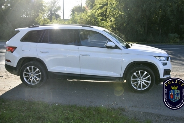 Tizenhárman ültek a Skodában