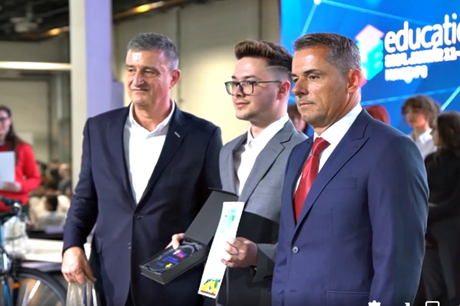 (►) Egy tekós diák, Petrányi Olivér lett az ország legokosabb ifjú agrártudósa