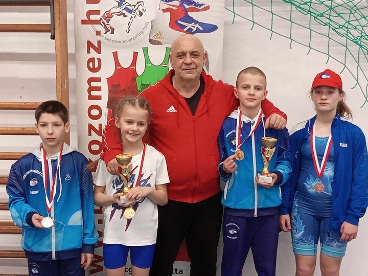 Kiváló eredményeket értek el a halasi birkózók