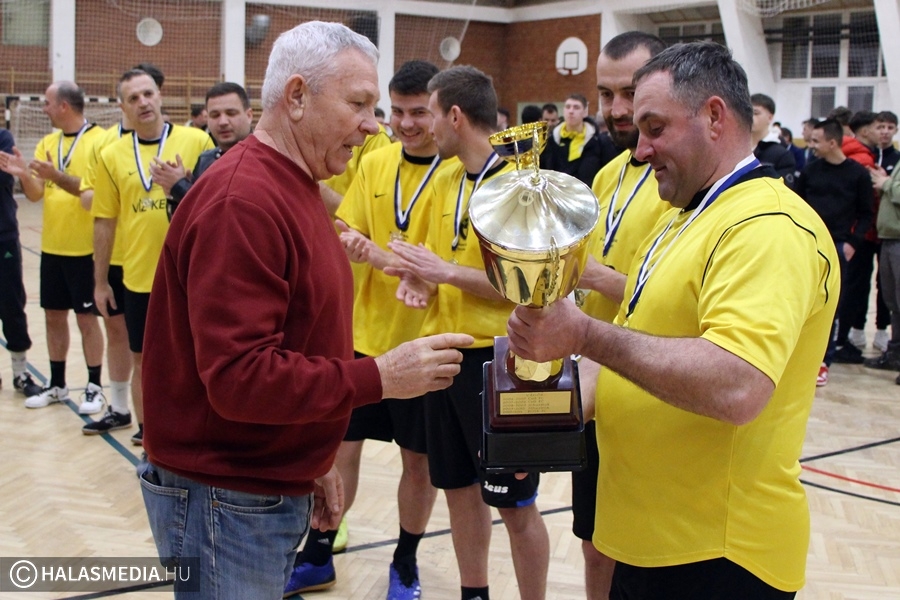 (►) Ismét a Rose lett a kispálya halasi bajnoka (galériák)