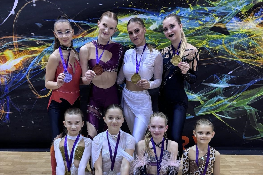 A halasi fitneszes lányok éremesővel nyitották a versenyszezont (galéria)