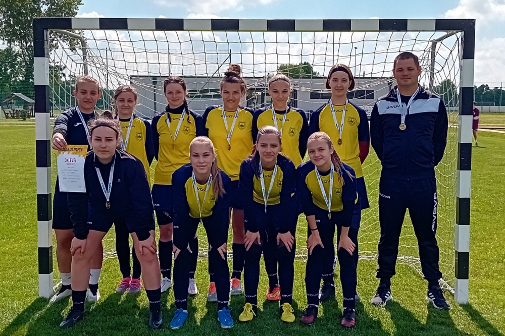 A diákolimpiai országos döntőjébe jutottak a tekós lányok