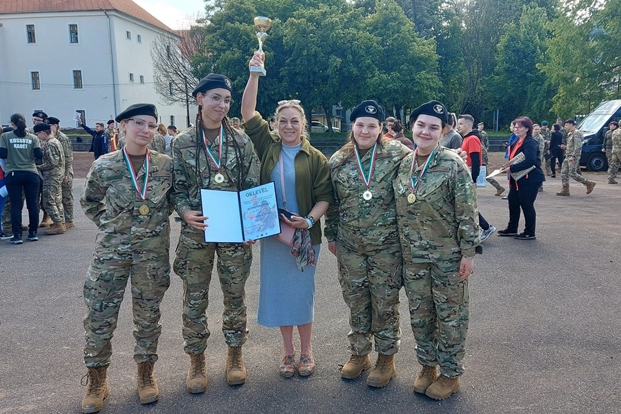 Országelső a Dékáni a kadétok egészségügyi versenyén