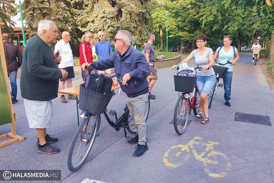 (►) Bringás reggeli lesz Halas központjában