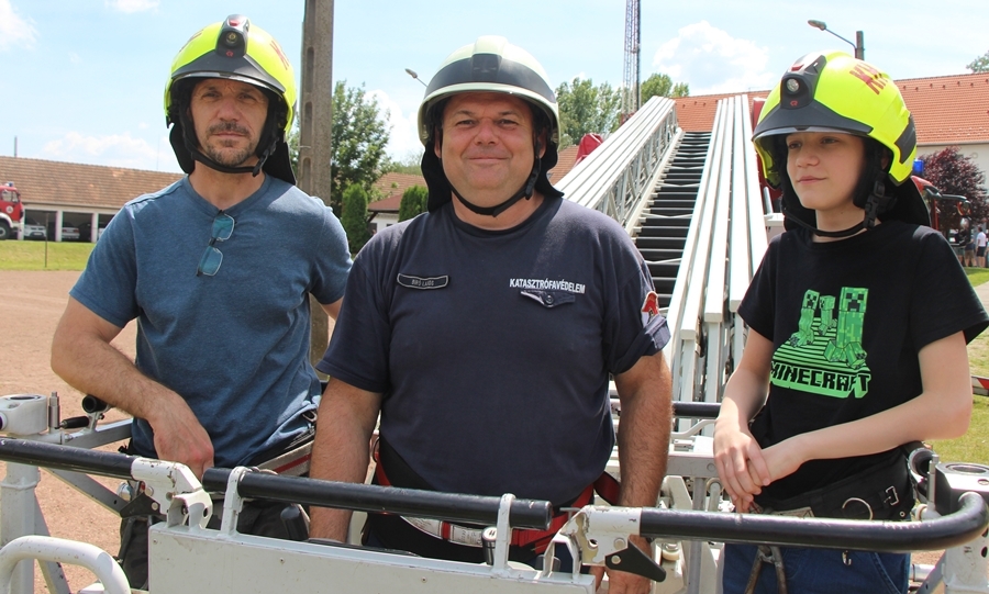 Nyitott szertárkapuk: a halasi tűzoltóságon is várják a gyermekeket!