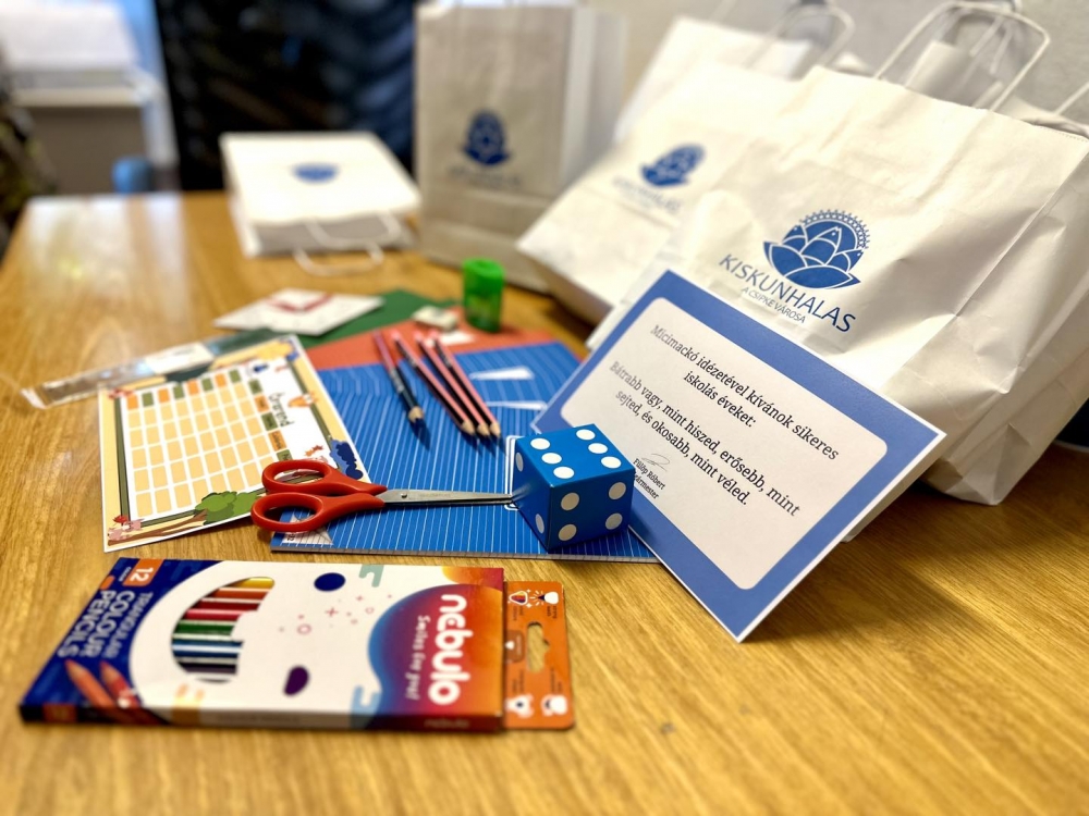 250 kisgyermek kap iskolakezdési tanszercsomagot