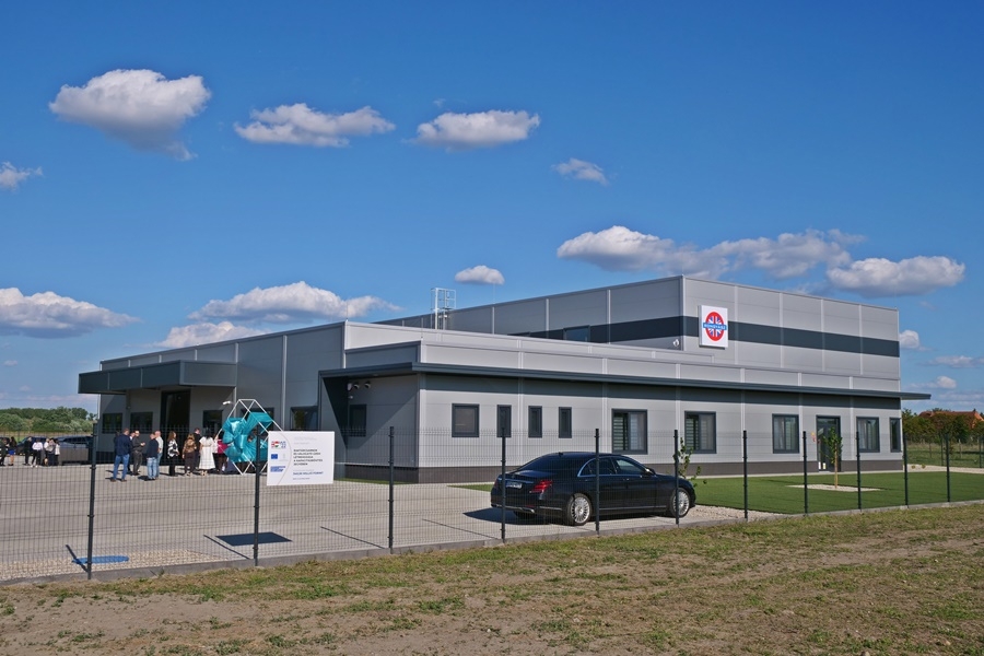 Átadták a RongyÁsz új halasi üzemcsarnokát