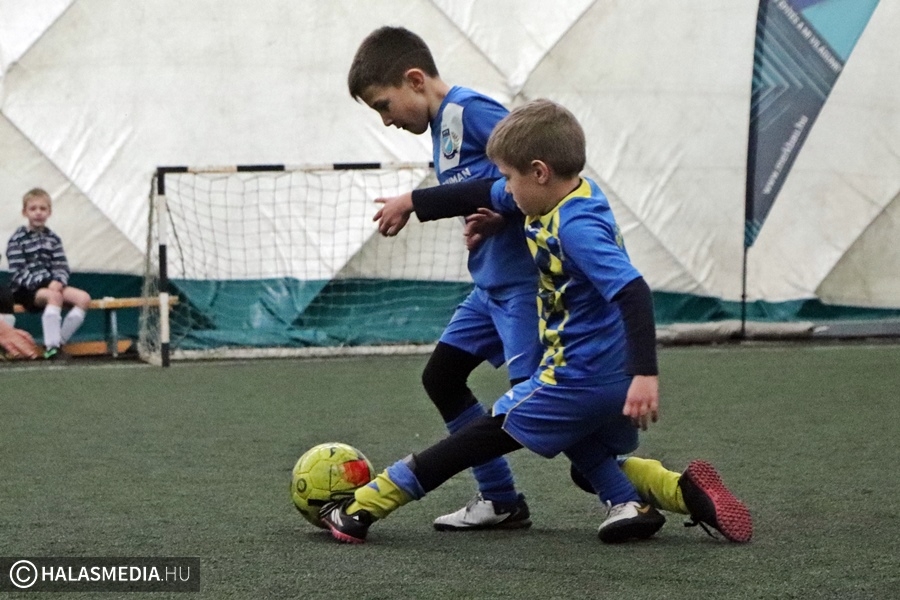 (►) Hazai bronzérem a Szilády-Merkbau Kupán (galéria)