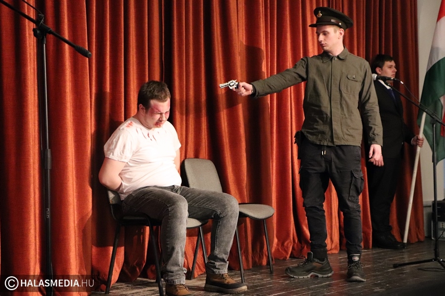 (►) A kommunista diktatúra áldozataira emlékezett Kiskunhalas (galéria)