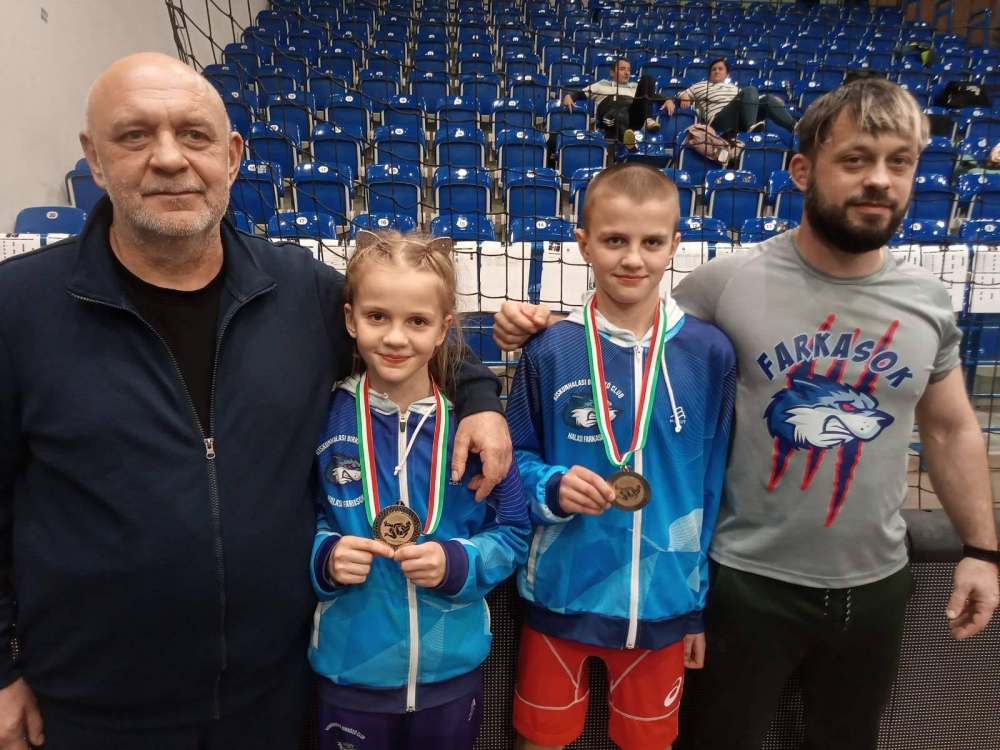 Halasi birkózók ezüstérmei az országos bajnokságon