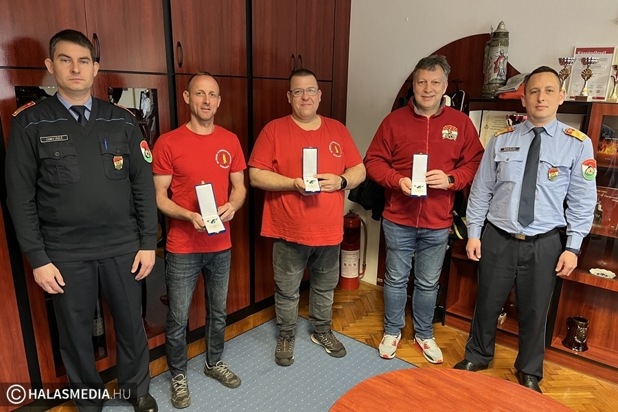 Rendkívüli Helytállásért Árvízvédelem Érdemjelet kaptak az önkéntes tűzoltóink