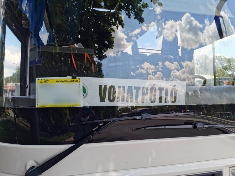 (►) Megszűnik a Külsőhalas megállóhely, vonatpótló buszok közlekednek