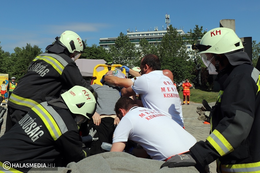 (►) Május tizedike van, a Mentők Napja, tisztelet a hősöknek! (galériák)