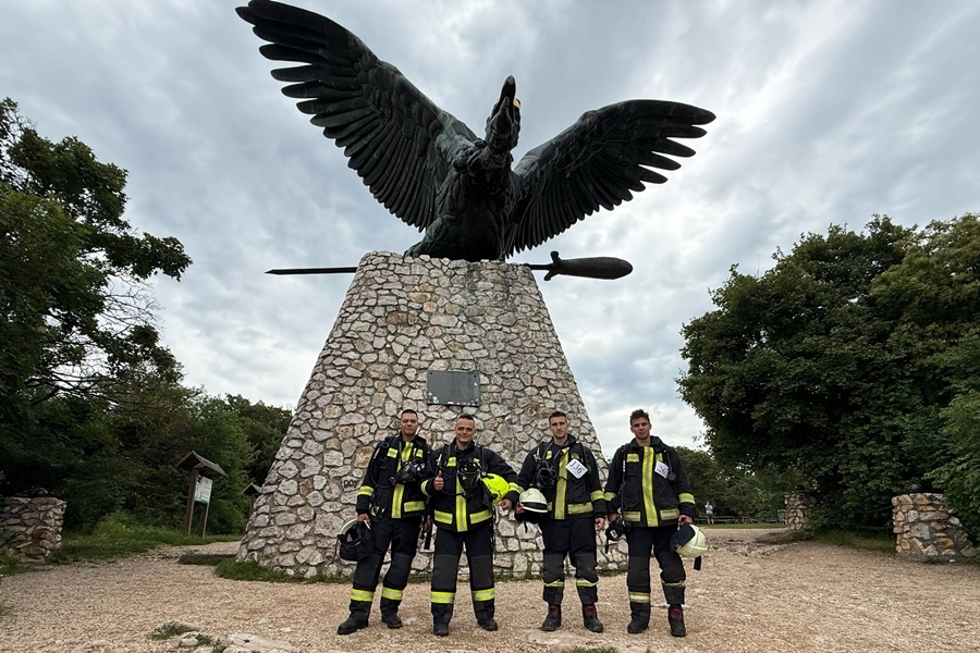 Halasi tűzoltók a Turul Lépcsőfutó Bajnokságon