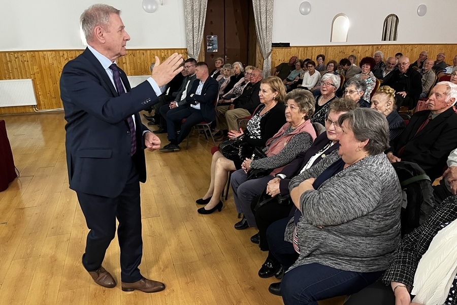 (►) Dr. Benkő Tibor volt a Kuruc Vitézek Nyugállományú Egyesület vendége