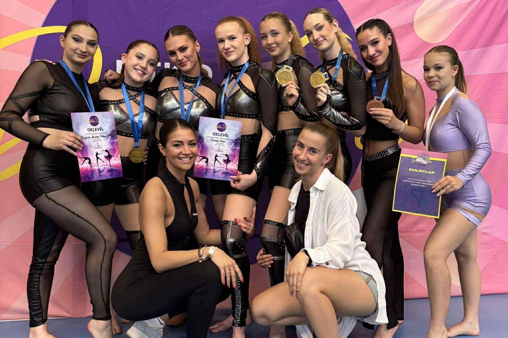 Éremeső a fitneszes lányoktól