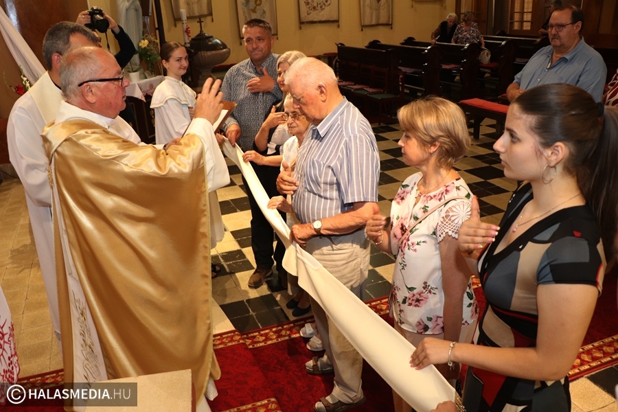 (►) István atya aranymiséje az alsóvárosi templomban (galéria)