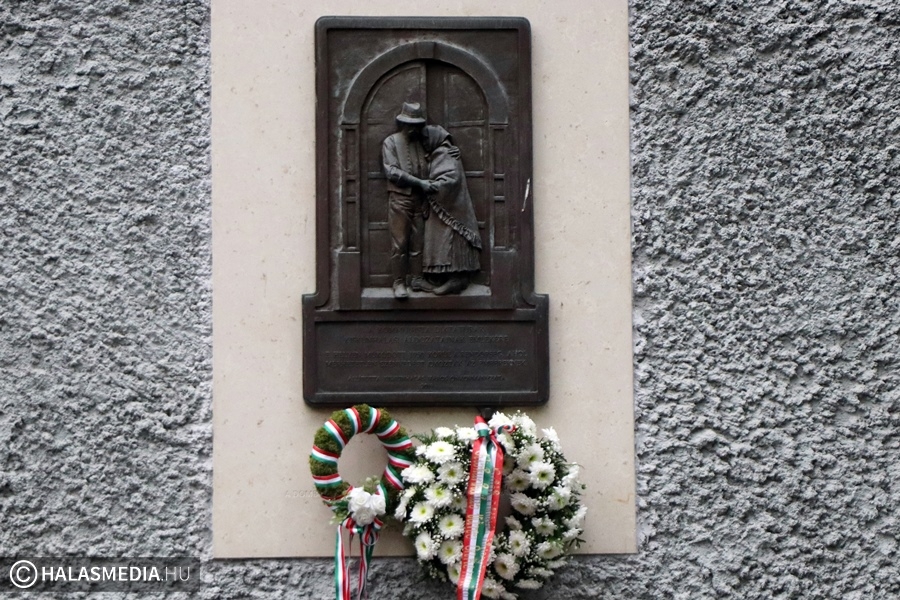 (►) A kuláküldözés halasi áldozataira emlékeztek (galéria)