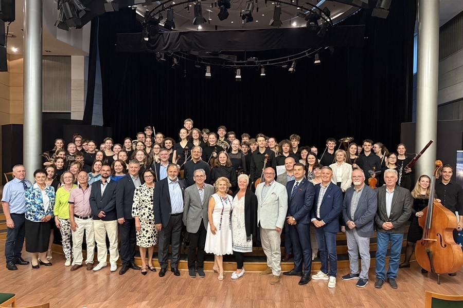 Halasi rotarysták a magyarországi mozgalom 100 éves jubileumának nyitóeseményén