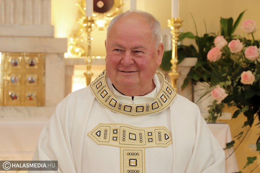 István atya ünnepi aranymiséje a Jézus Szíve Templomban (galéria)