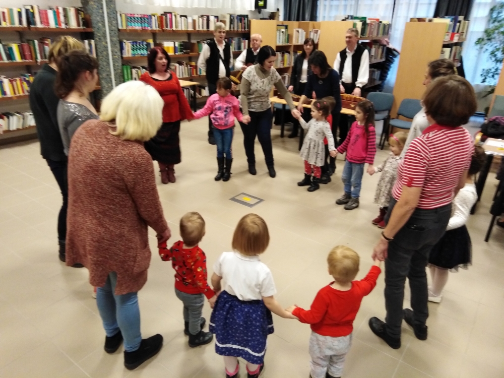 Téli aprók tánca, tánc-és énektanítás, kézműves foglalkozás