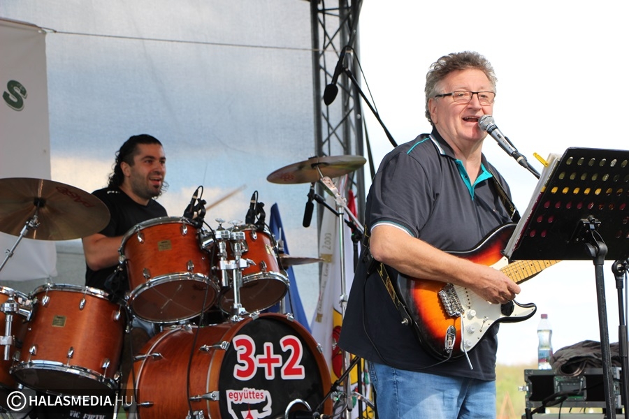 Kicsiny falutól a nagykoncertekig