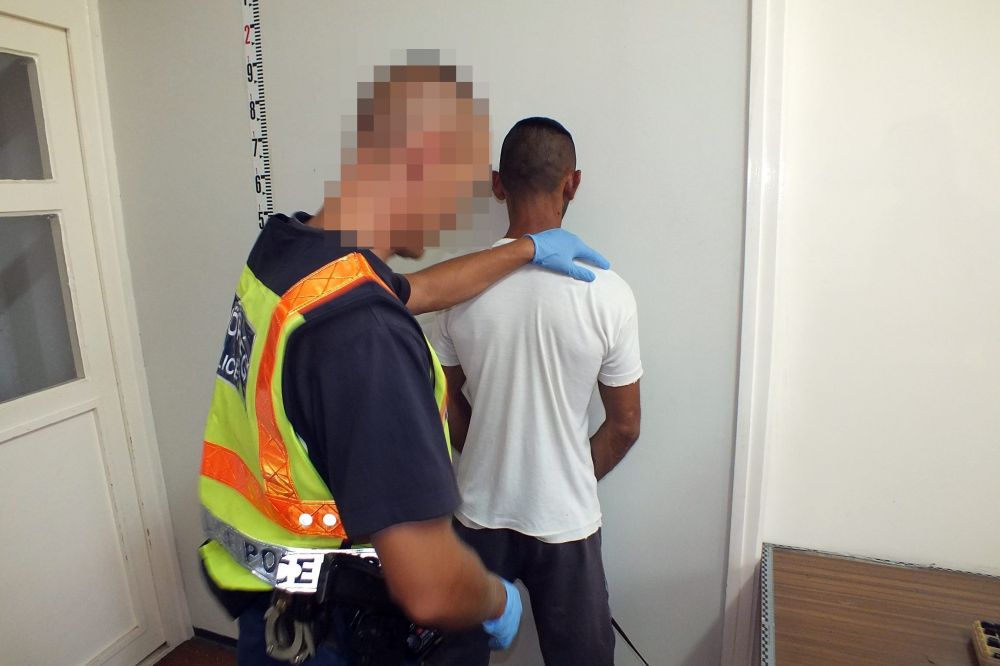 (►) Őrizetben a halasi betörők