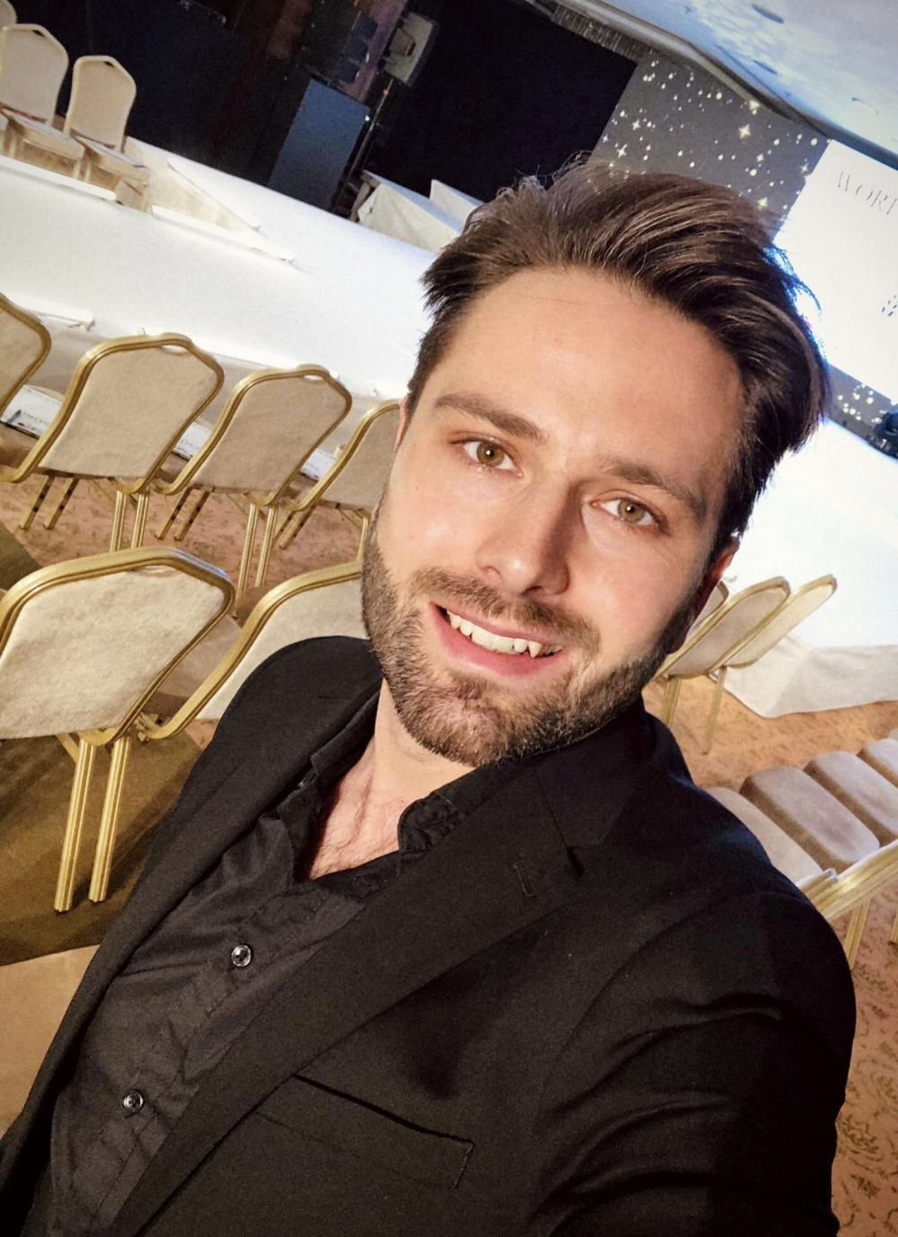 Adventi koncert Tötös Roland operaénekessel