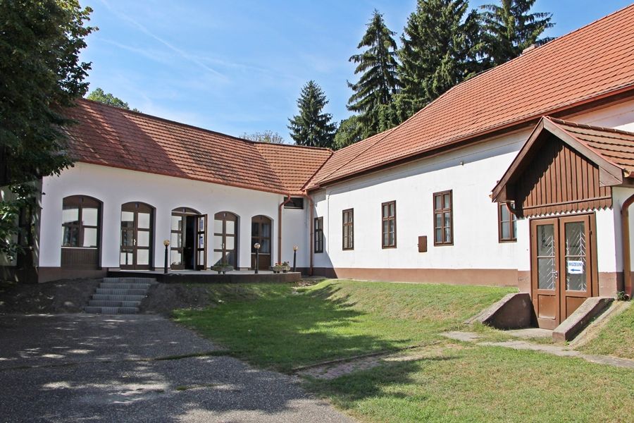 Megkezdődött a Csipkeház felújítása