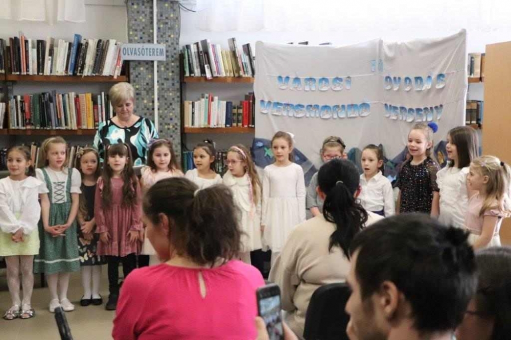 Városi óvodás versmondó verseny a vízről