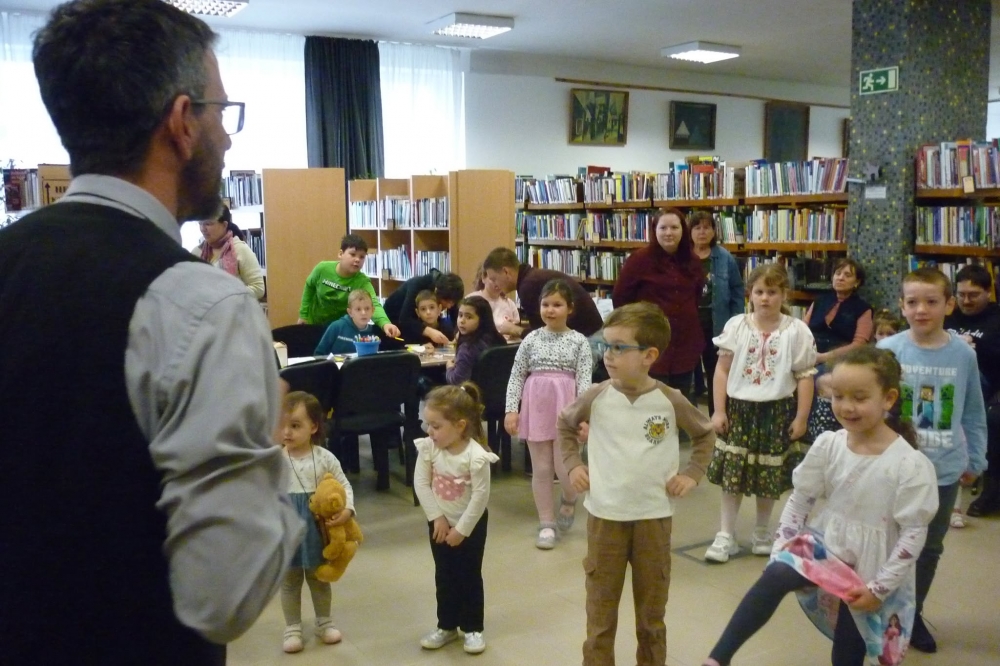 Aprók tánca, emlékezés a természettudós író-költőre - kulturális délelőtt a könyvtárban