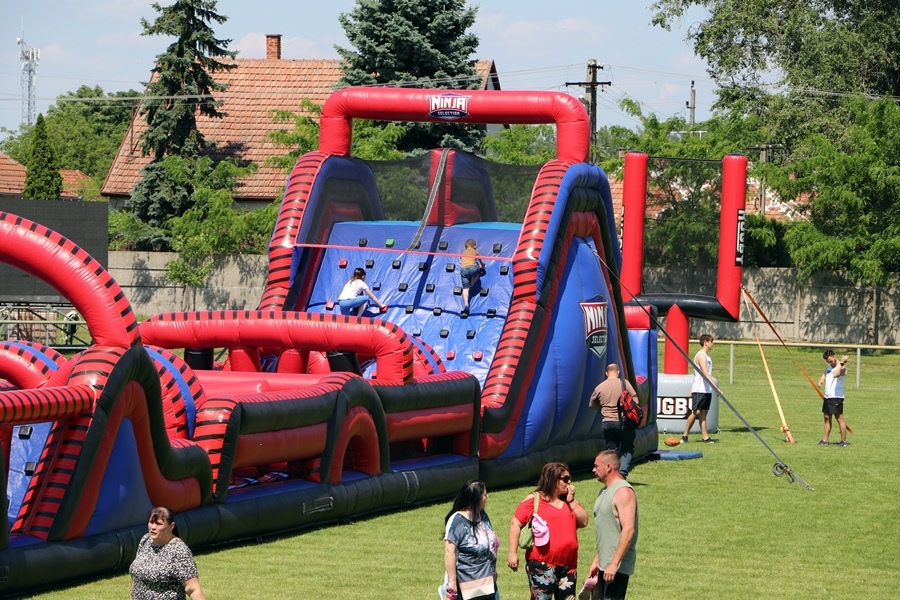 Exatlon a Hirling Lovasparkban