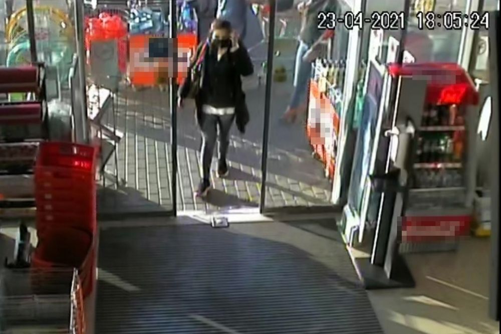 Felismeri? Lopás gyanúja miatt keresik a képen látható nőt