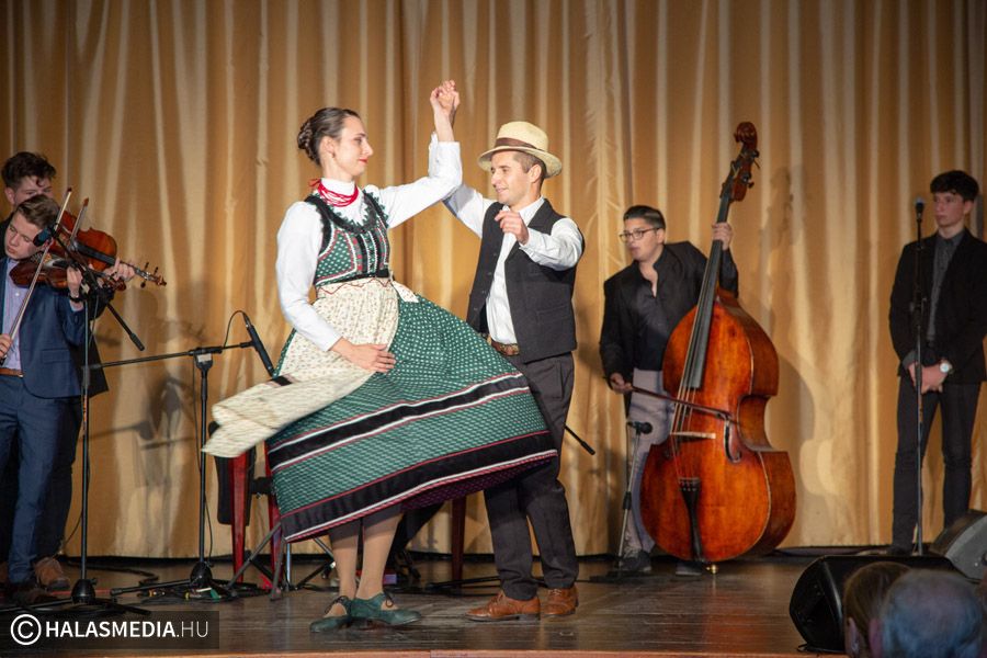 Így mulat a Sarjú Banda (galéria)