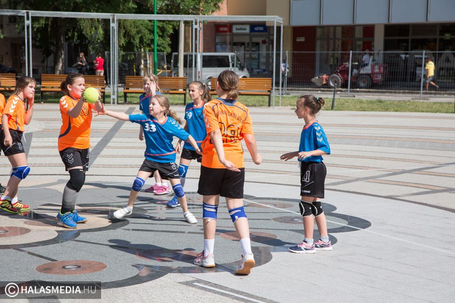 Sportos halasi főtér(galéria)